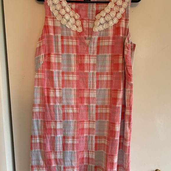 Vineyard Vines Dresses & Skirts - Vineyard Vines Pink and White Sleeveless Sundress